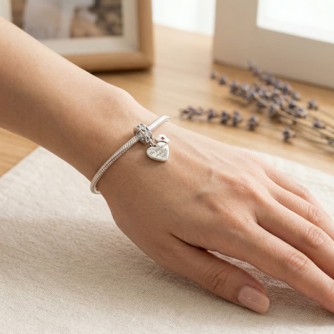 Charm Corazón Enfermera Colgante