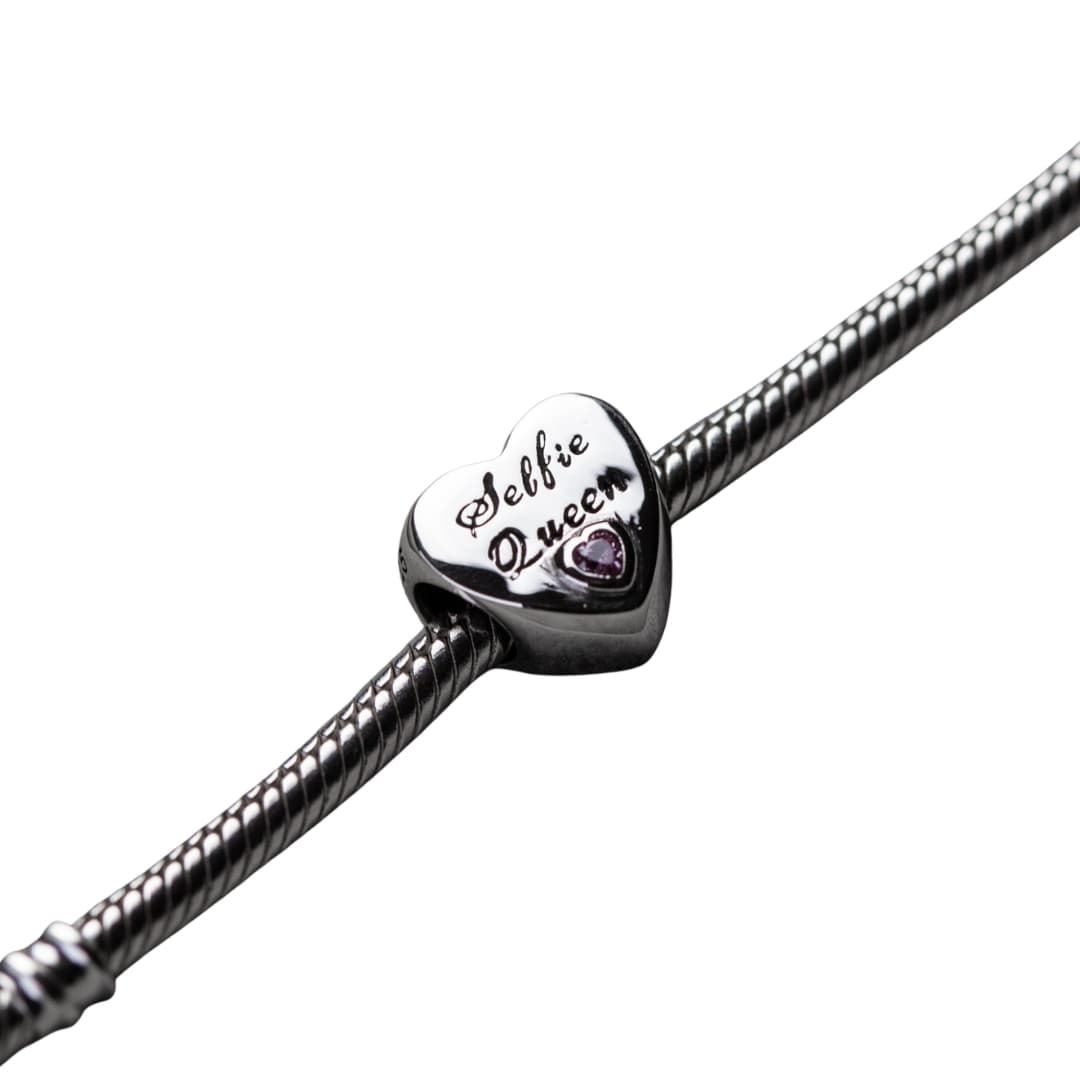 Charm Corazón Selfie Queen