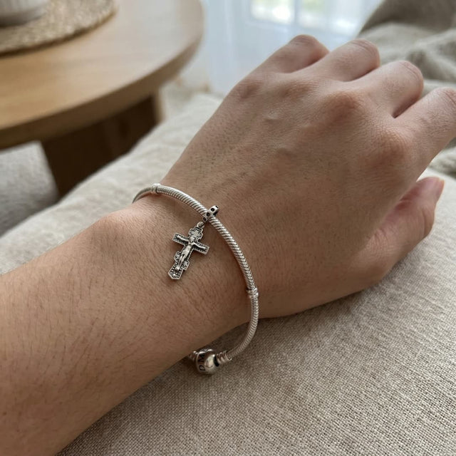 Charm Crucifijo