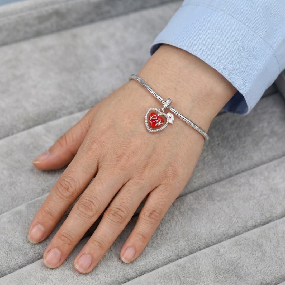 Charm Corazón Enfermera Colgante Rojo