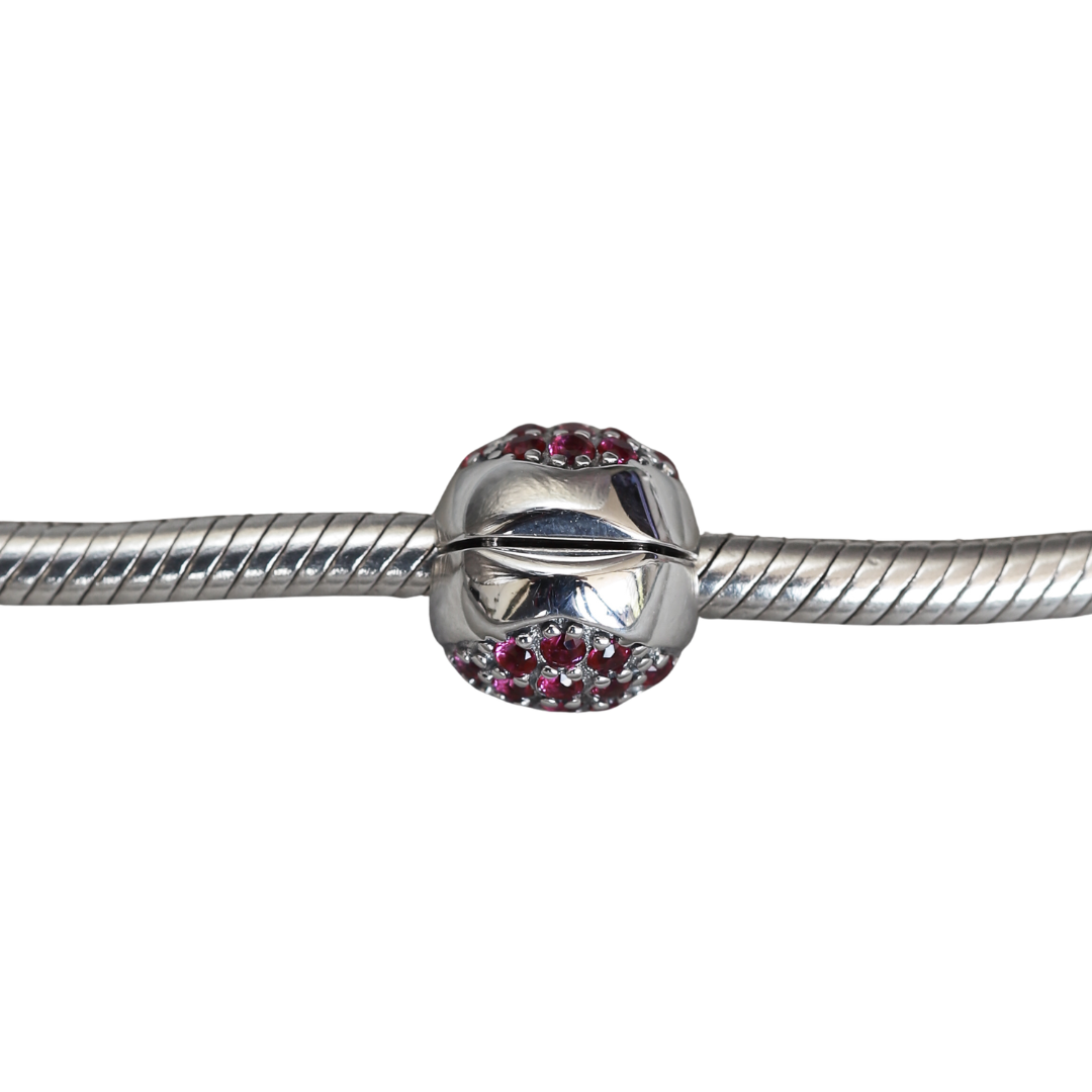 Clip Corazón Brillos Fucsia