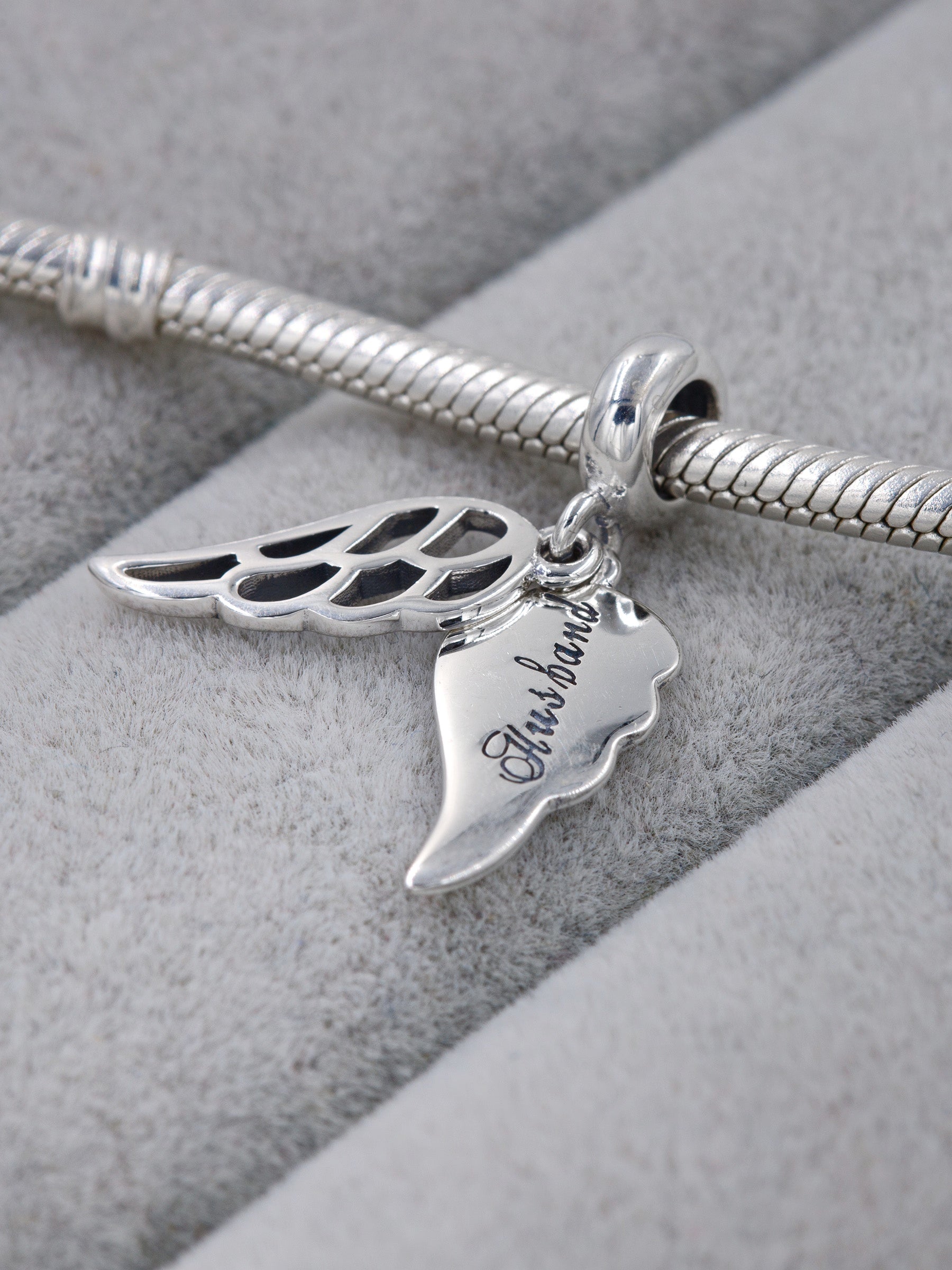 Charm Alas de Esposo